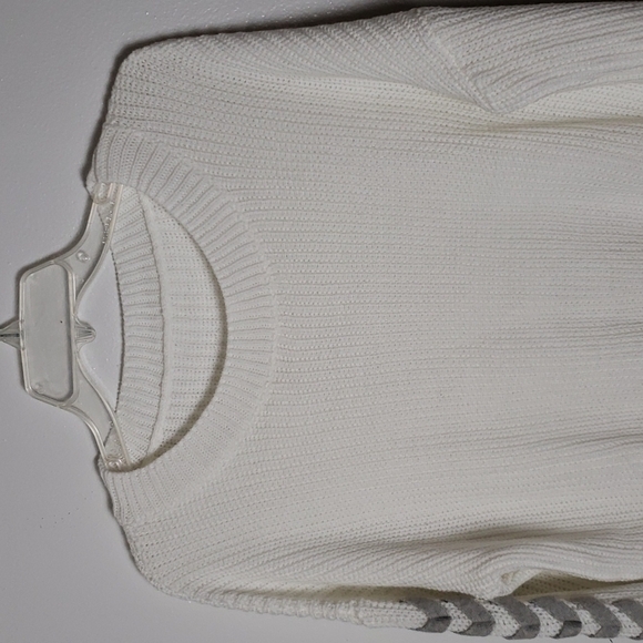 White knit sweater, lace up sleeve detail, loose crew neck, slight crop, women L - Picture 2 of 5
